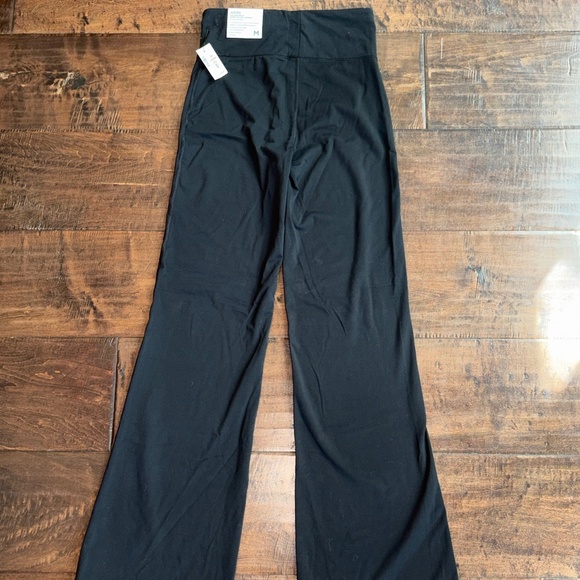 Aéropostale Black Flare Leggings (Size M) - Picture 2 of 5
